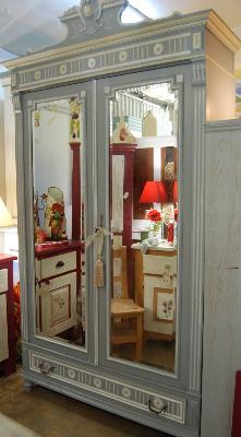 relooking armoire,,armoire d&eacute;cor&eacute;es sur commande, armoires recycl&eacute;es, armoires relook&eacute;es ,decor sur meuble, peinture d&eacute;corative mobilier