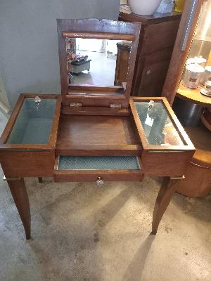 coiffeuse art deco, brocante, meubles occasion, objets et meubles vintage, &eacute;co design meubles, meubles peints  100% recycl&eacute;s , upcycling meubles et objets ,meubles relook&eacute;s, upcycling, tapisserie d'ameublement, d&eacute;cors peints, relooking de meubles , mobiliers seconde main ,upcycling  , &eacute;conomie circulaire, tapisserie d&rsquo;ameublement, r&eacute;paration de meubles, r&eacute;novation de meubles, , artisans d&rsquo;art  