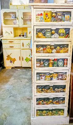 &eacute;co design,meubles relook&eacute;s,upcycling,tapisserie d'ameublement,d&eacute;cors peints