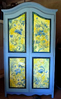 relooking armoire,,armoire d&eacute;cor&eacute;es sur commande, armoires recycl&eacute;es, armoires relook&eacute;es ,decor sur meuble, peinture d&eacute;corative mobilier